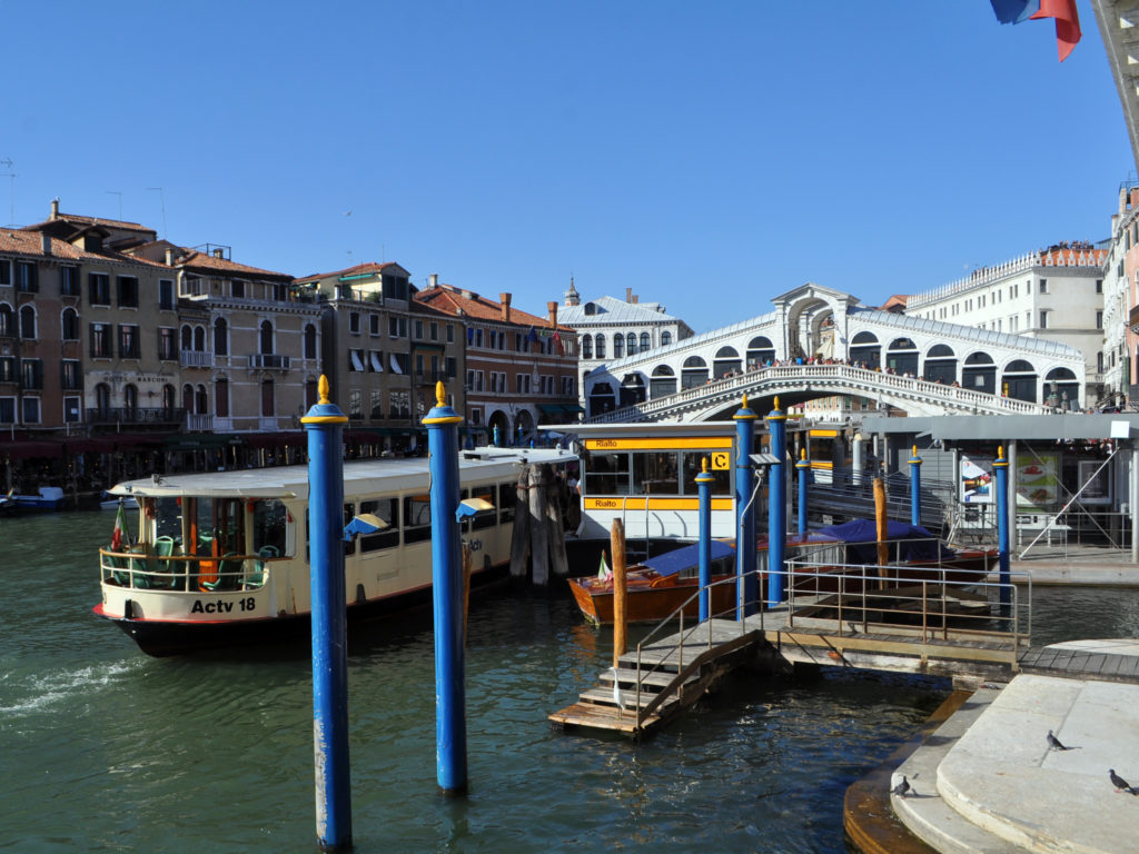 vaporetto venice italy vivovenetia
