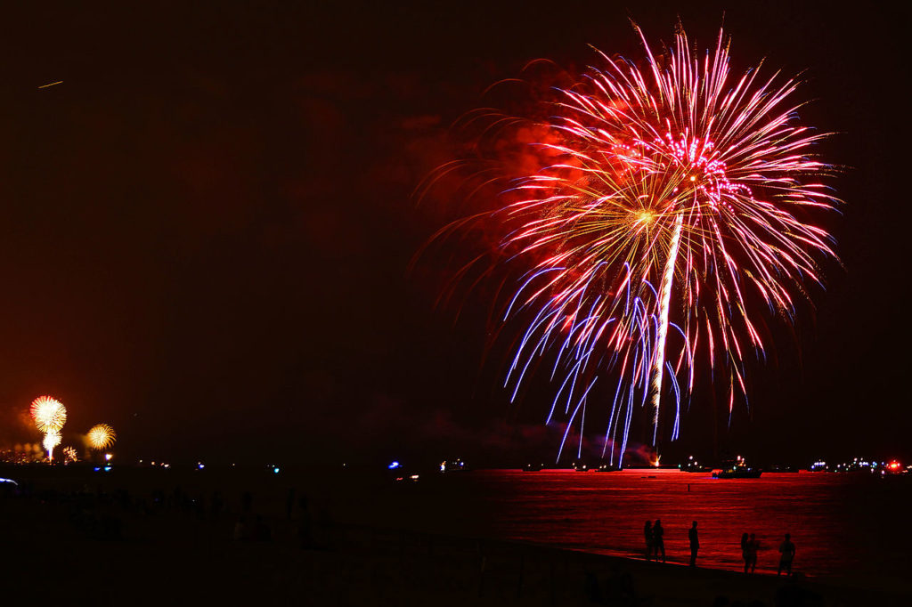 Beach on Fire: cruise to Venice and fireworks show!