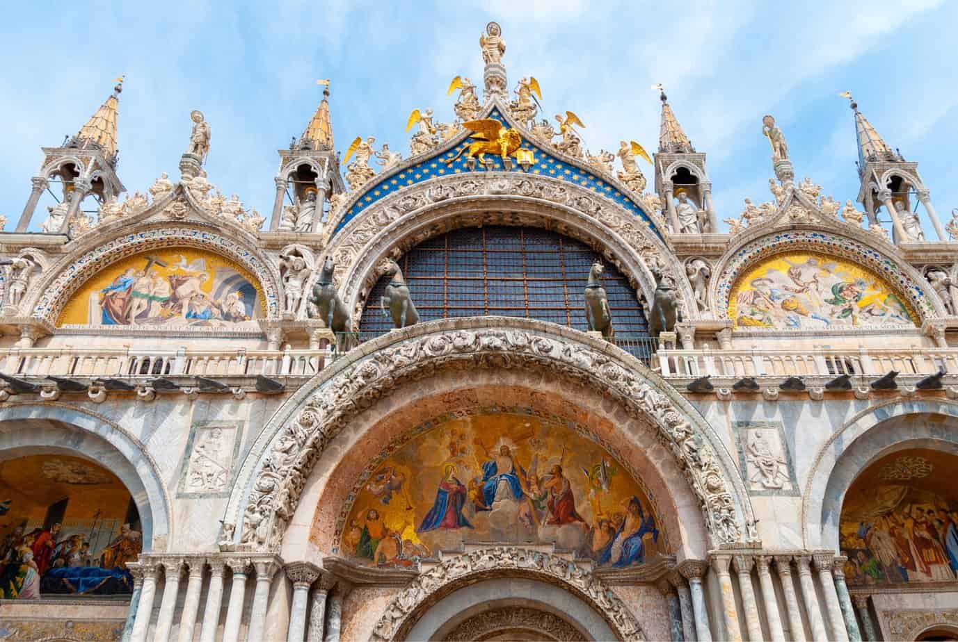 facciata della basilica di san marco