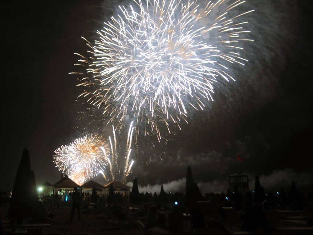 Лидо ди Езоло. События Beach on fire