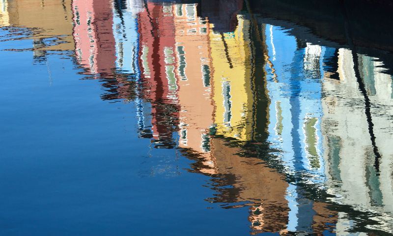 Burano colored houses vivovenetia