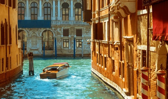 Water taxi Venice VivoVenetia