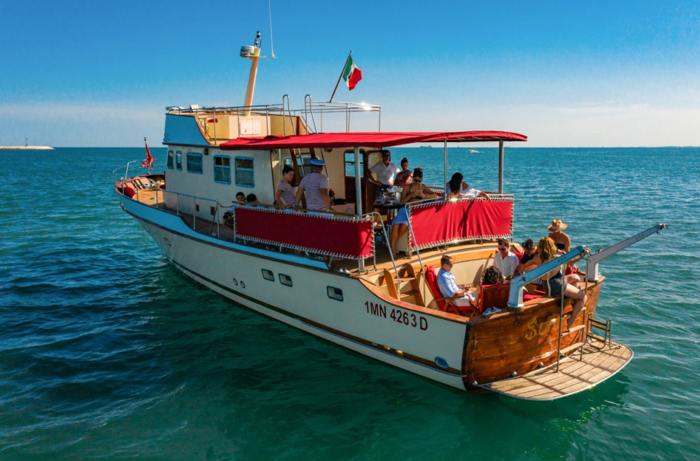 Venice boat VivoVenetia