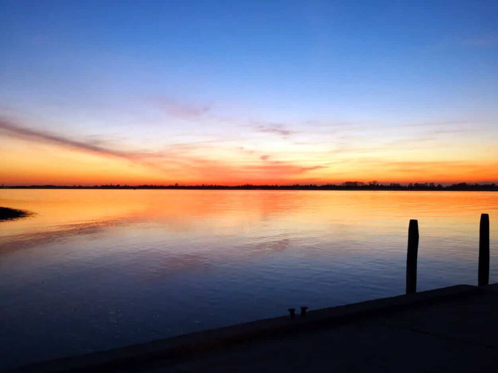 venice sailboat sunset VivoVenetia