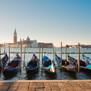 gondola st mark area venice vivovenetia