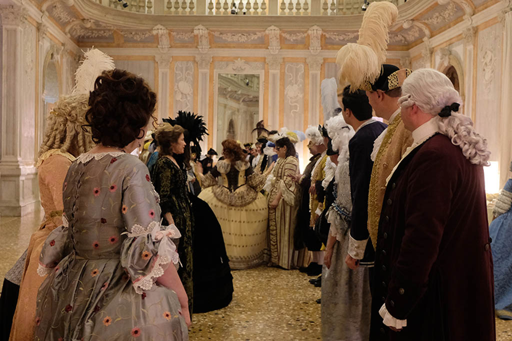 Ballo in maschera Carnevale Cioccolata danzante