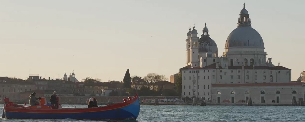 venice wedding proposal bragozzo view