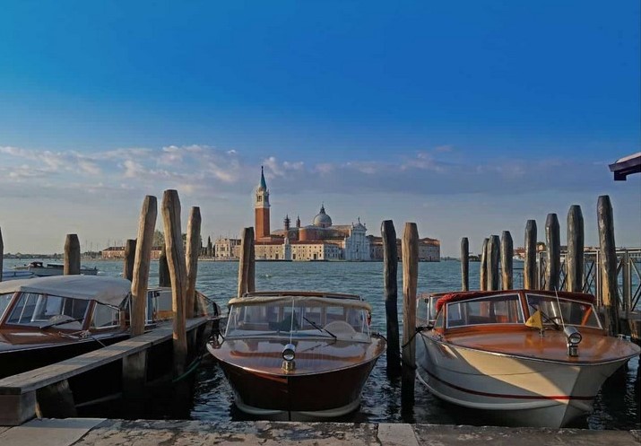 venice wedding proposal water taxi
