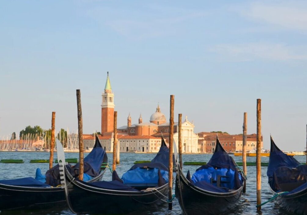 venetian gondola ride vivovenetia