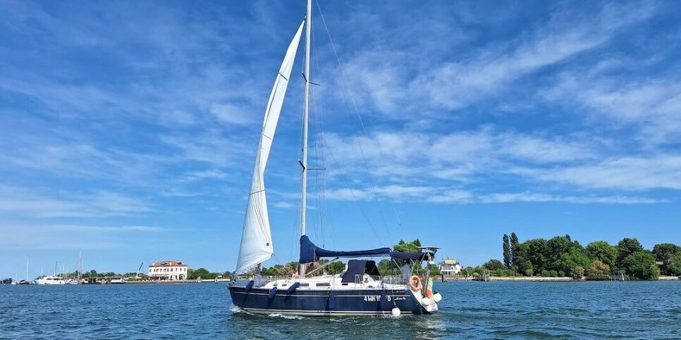 Sailboat Venice lagoon island tour
