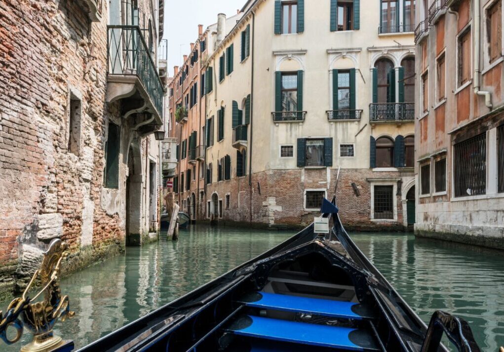 Tour gondola Venezia canali